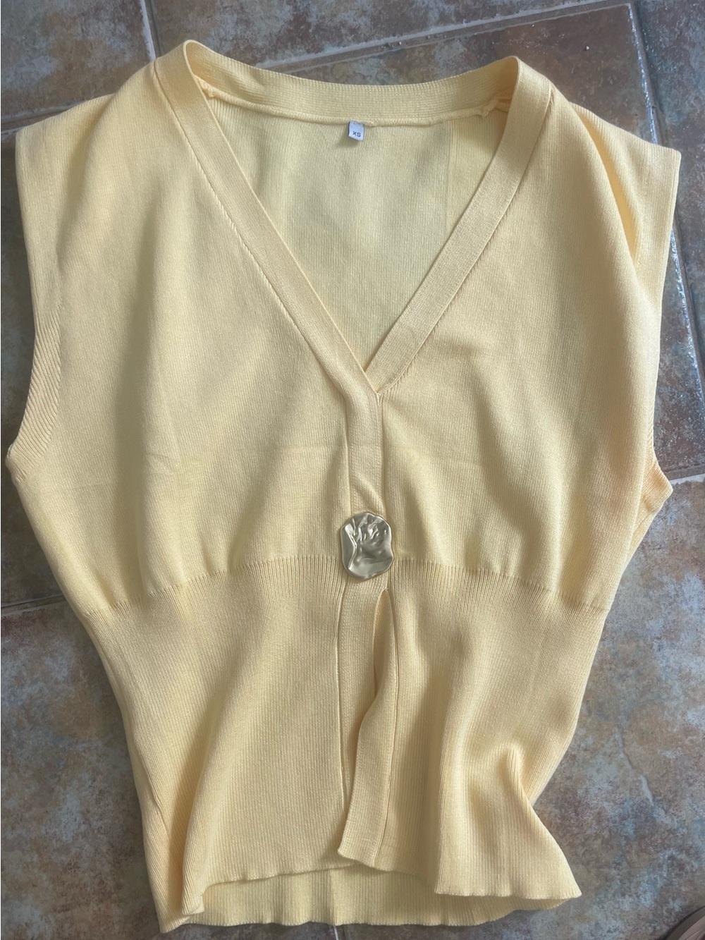 Amazon Pale Yellow V-Neck Sleeveless Knit Tank with Decorative Button